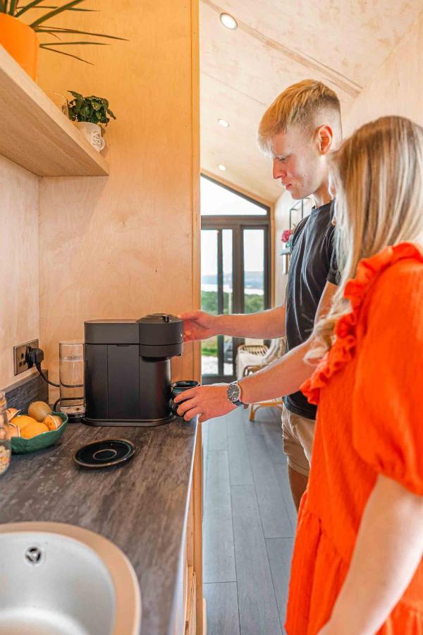 Oaklane Glamping Cabins Кенмар Экстерьер фото