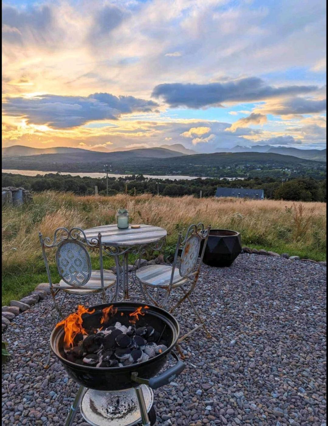 Oaklane Glamping Cabins Кенмар Экстерьер фото